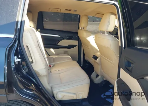 2018 Toyota Highlander Le Plus from USA, damaged, VIN 5TDBZRFH5JS487694